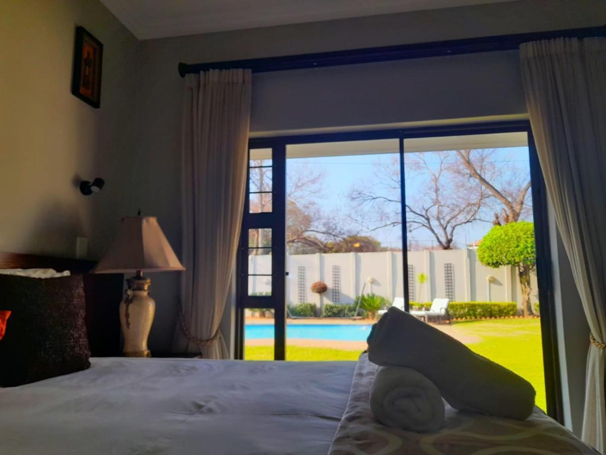 47 On Preston Guesthouse Γιοχάνεσμπουργκ Εξωτερικό φωτογραφία