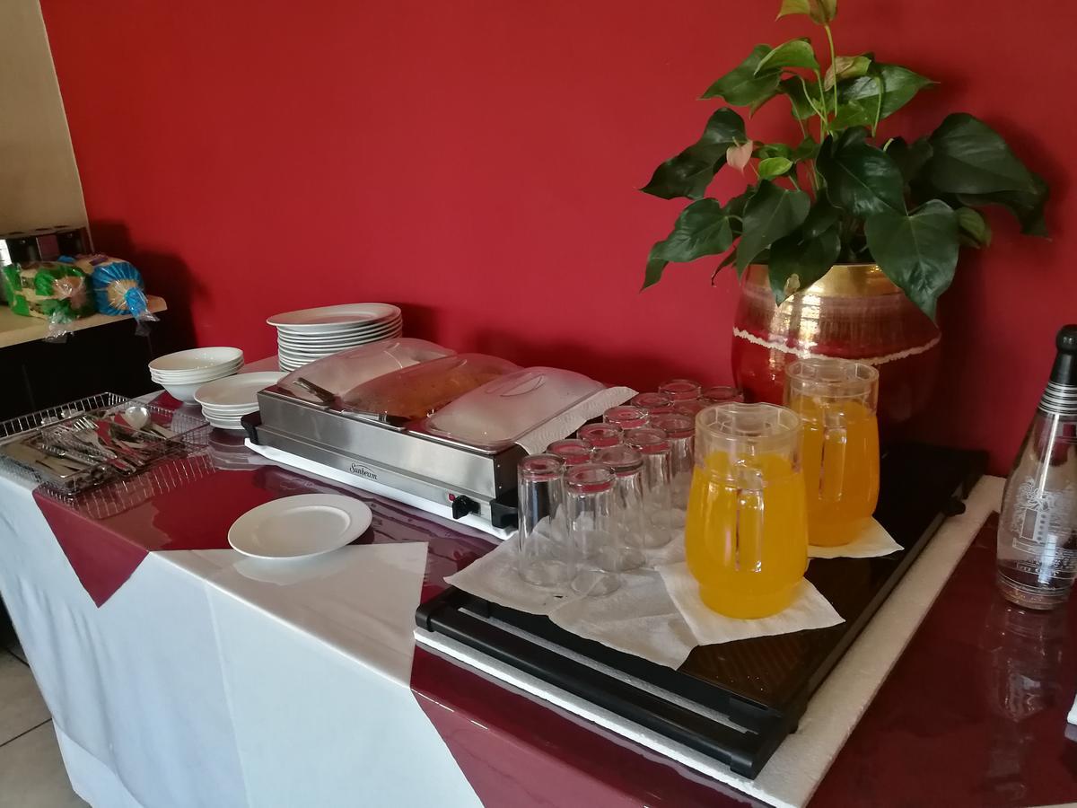 47 On Preston Guesthouse Γιοχάνεσμπουργκ Εξωτερικό φωτογραφία