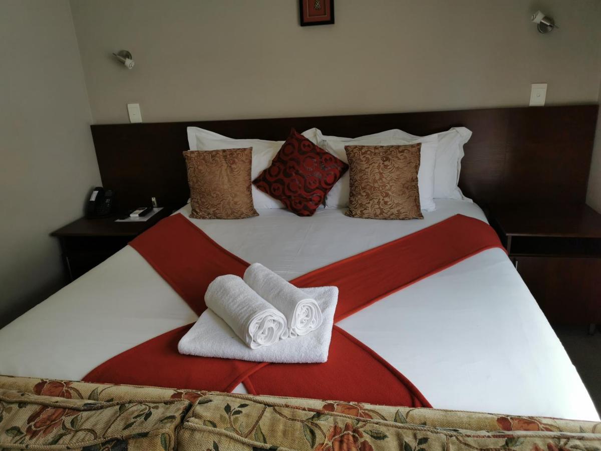47 On Preston Guesthouse Γιοχάνεσμπουργκ Εξωτερικό φωτογραφία