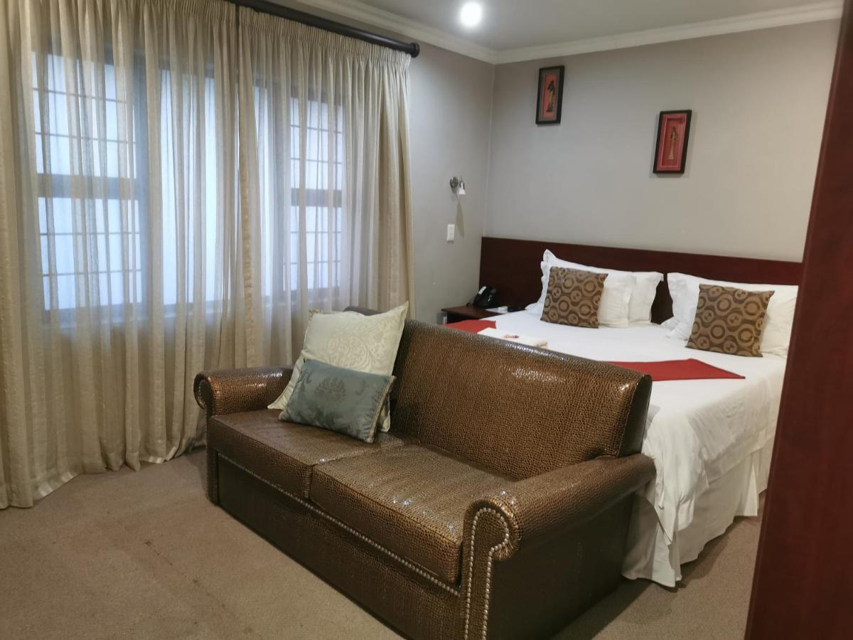 47 On Preston Guesthouse Γιοχάνεσμπουργκ Εξωτερικό φωτογραφία